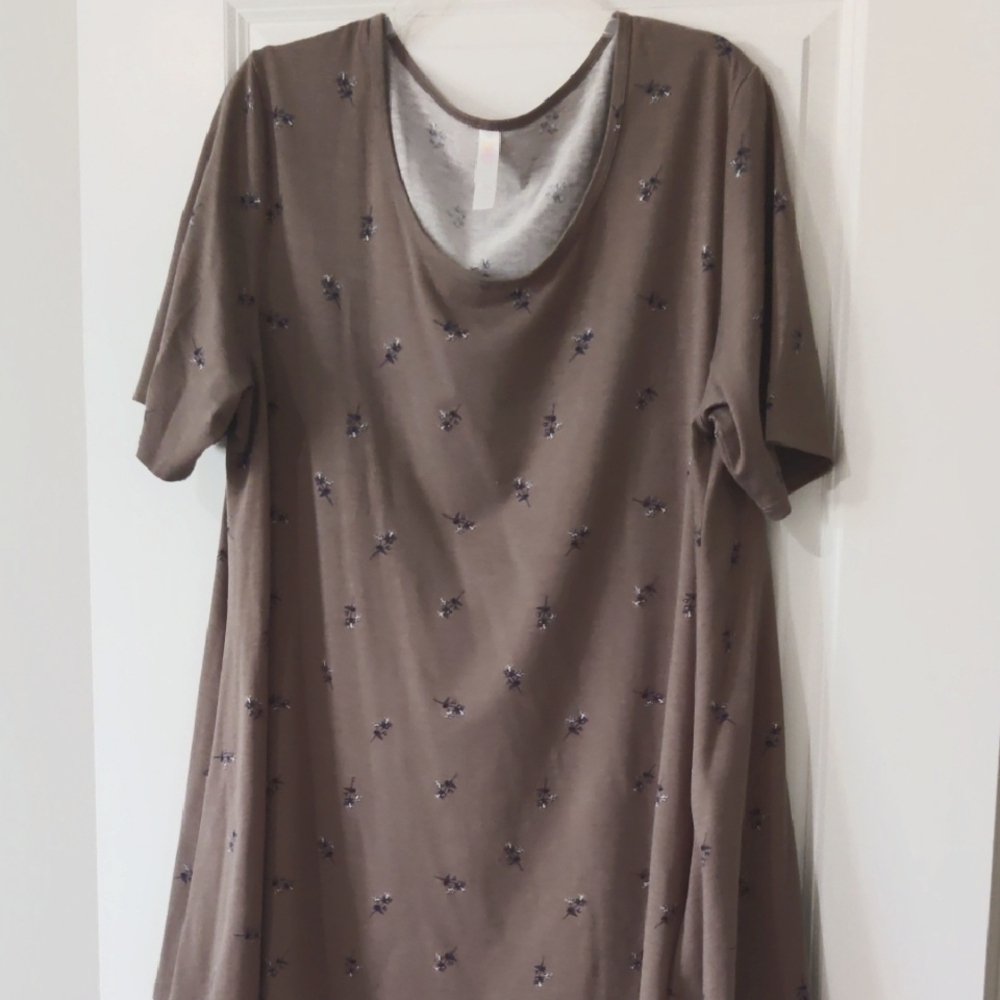 Grey Floral Short Sleeve Top